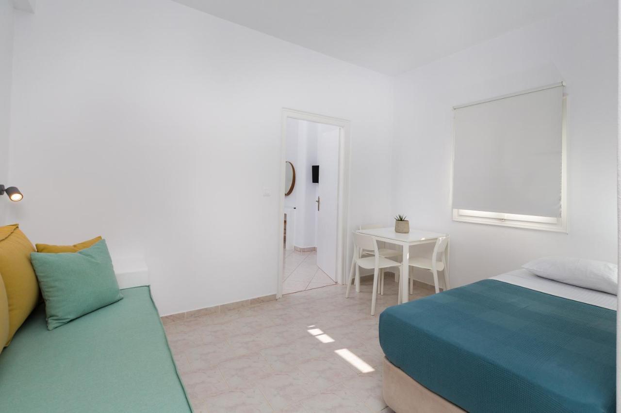 La Mer Seaside Apartments ดริยอส ภายนอก รูปภาพ